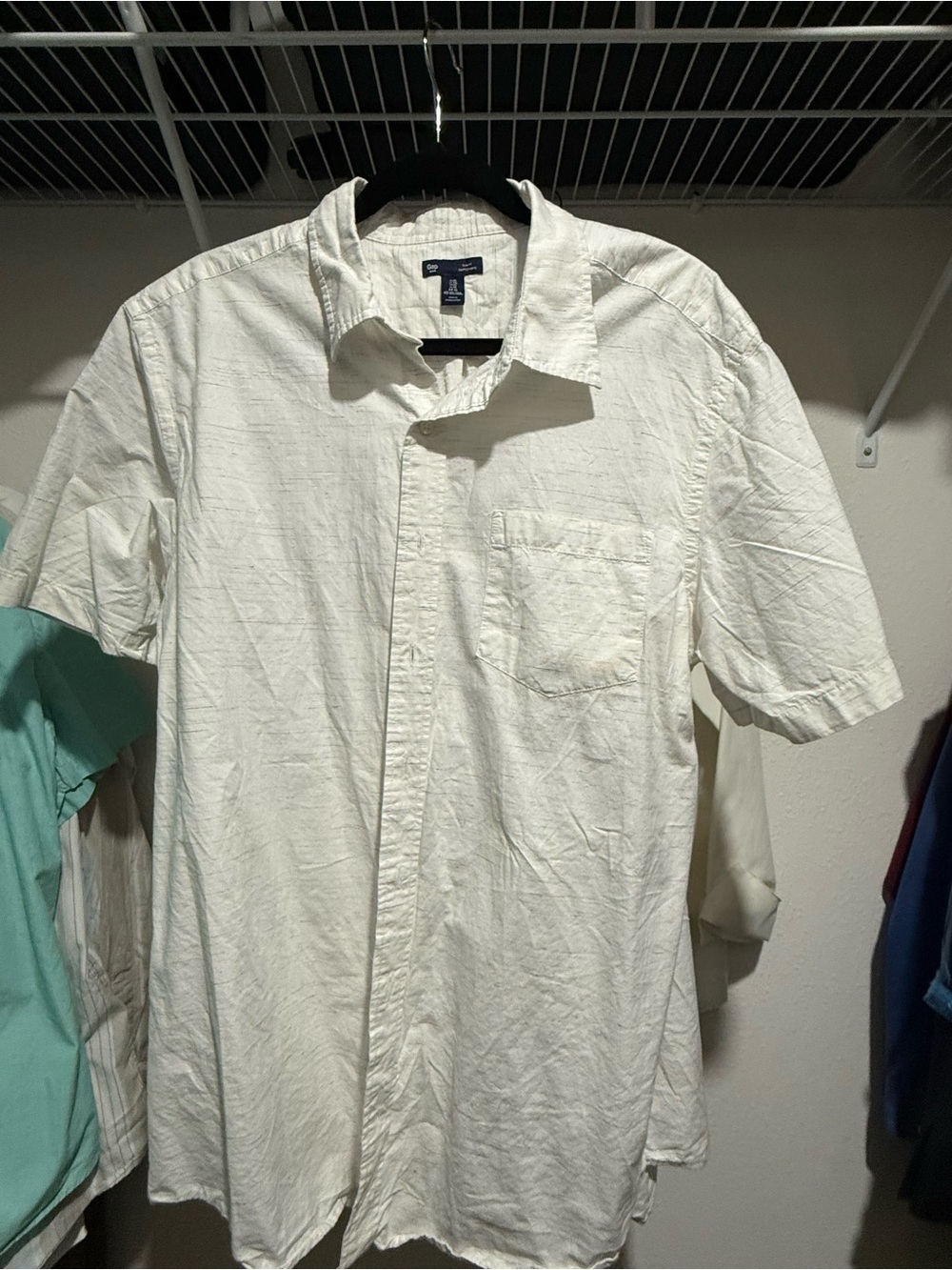 GAP Men's Short-Sleeve Button-Down Shirt - Off White